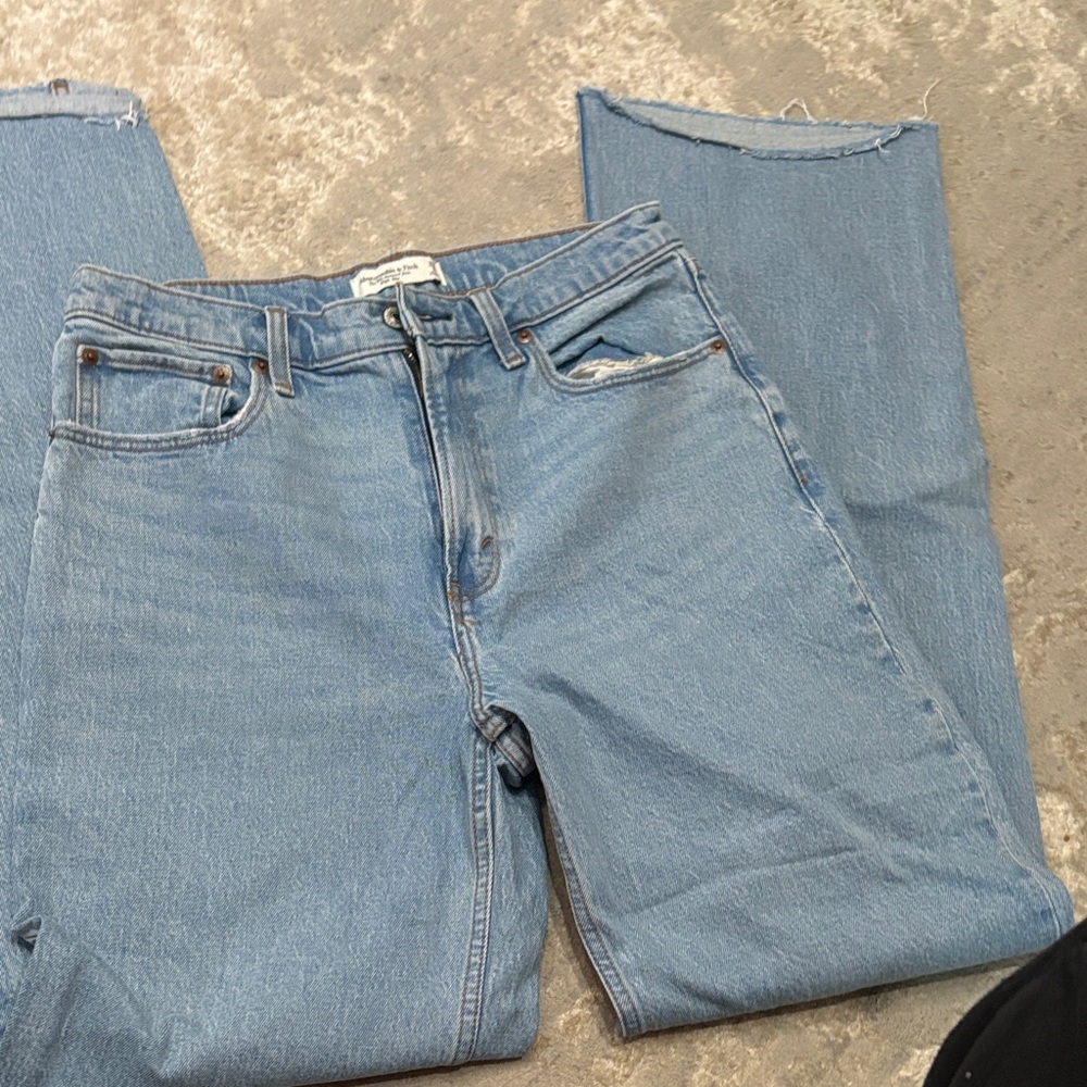 Abercrombie and fitch 90’s relaxed jeans high rise 29